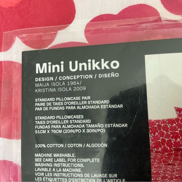 MARIMEKKO Mini Unikko 200 Thread Count Pillowcases - Picture 6 of 7
